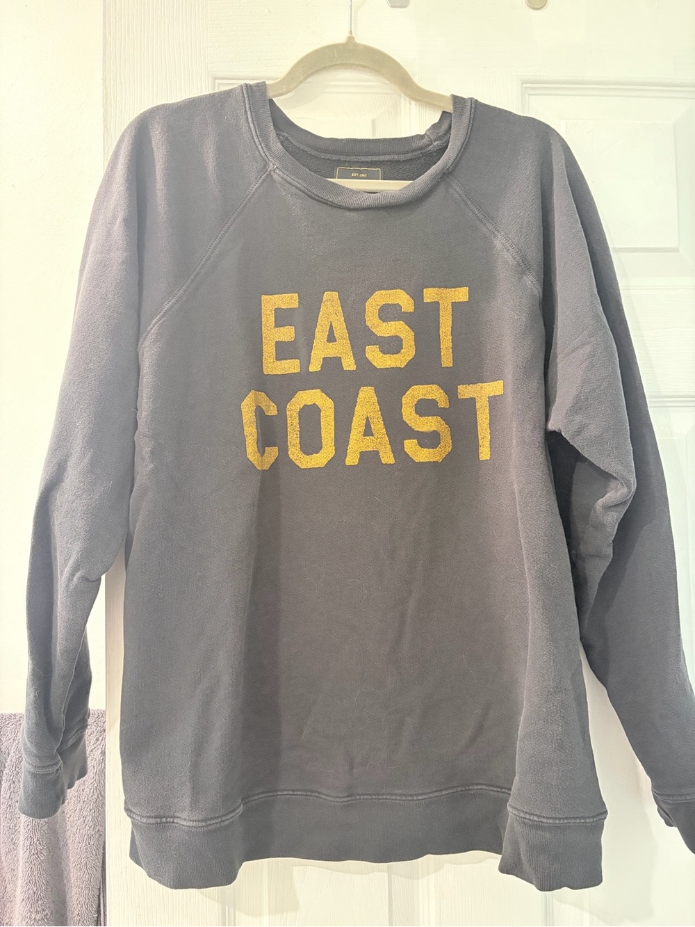 Original Retro Brand 'East Coast' Crewneck Sweatshirt (L)